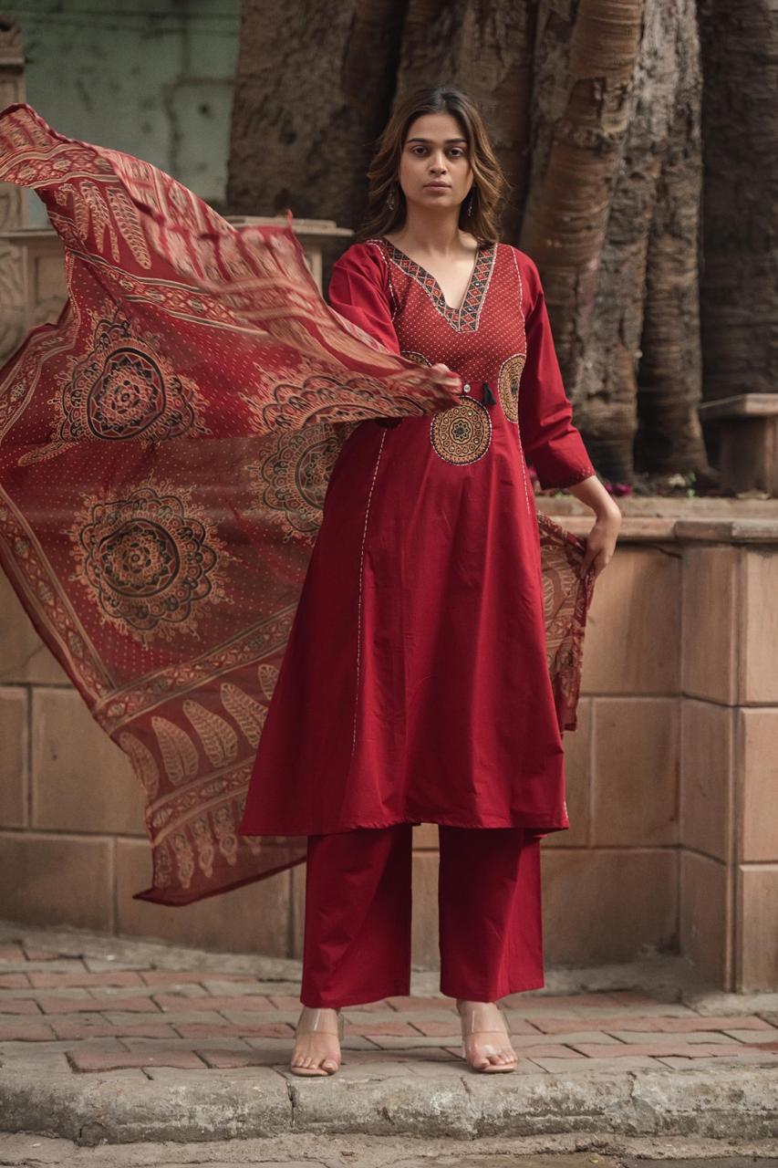 Printed Kurta Pant Set with Statement Dupatta – Elegant Ethnic Ensemble
